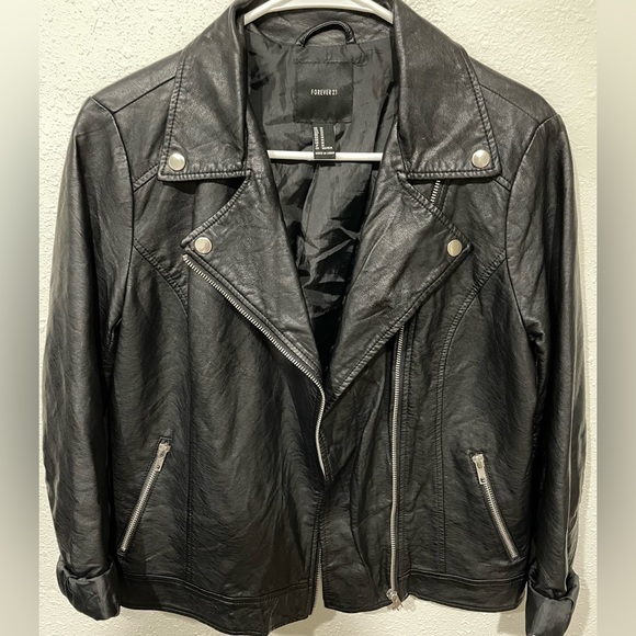 Black jacket - Picture 1 of 3